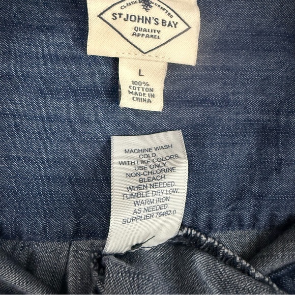 St. John's Bay Shirt Women's Large Chambray Long Sleeve Button Down Embroidered - Picture 8 of 11